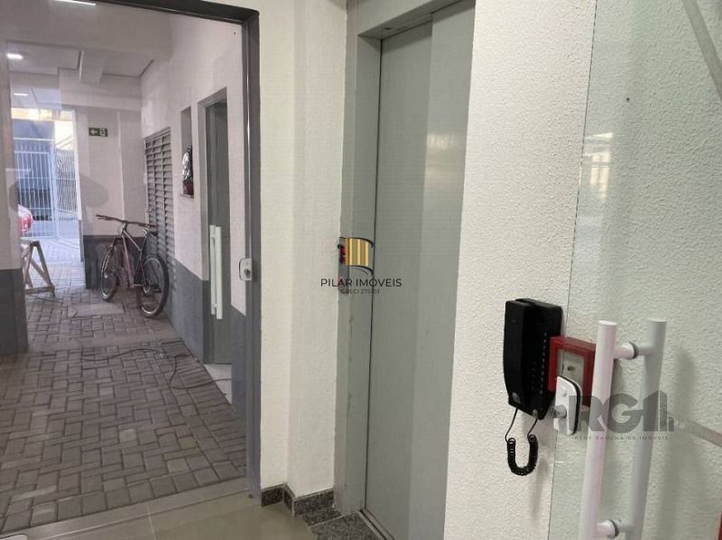 Apartamento 2 dormitórios no bairro Vila Silveira Martins