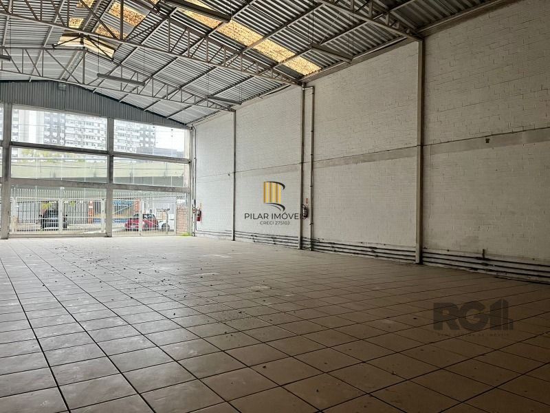 Loja para Venda - 390m², 0 dormitórios, São João