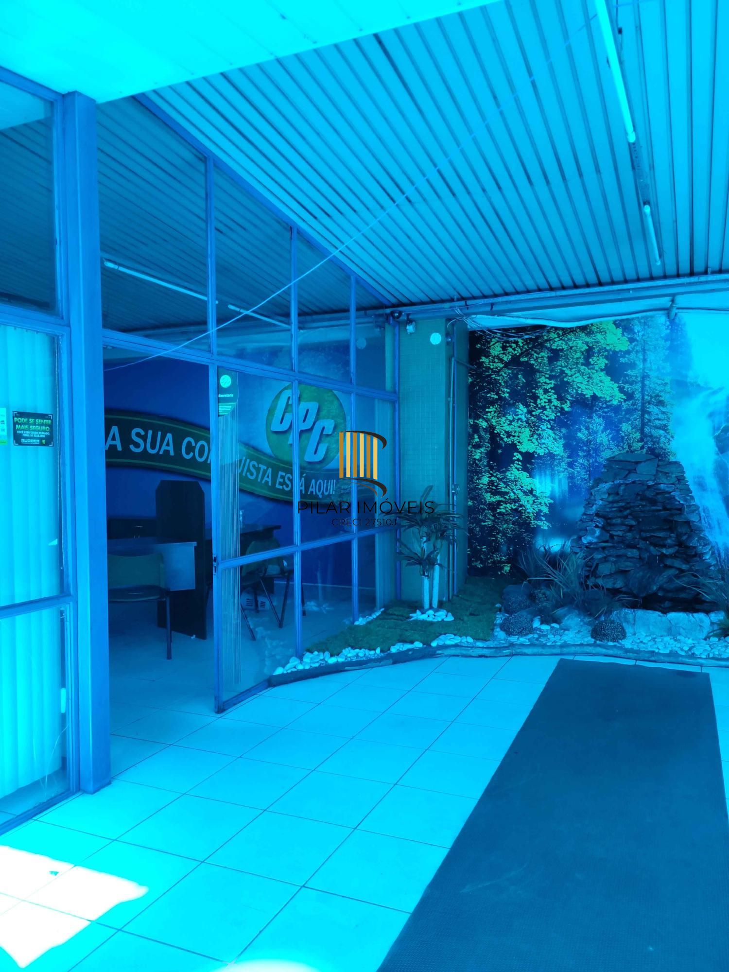 🏙️ Loja térrea para locação na Avenida Farrapos com vaga de estacionamento!