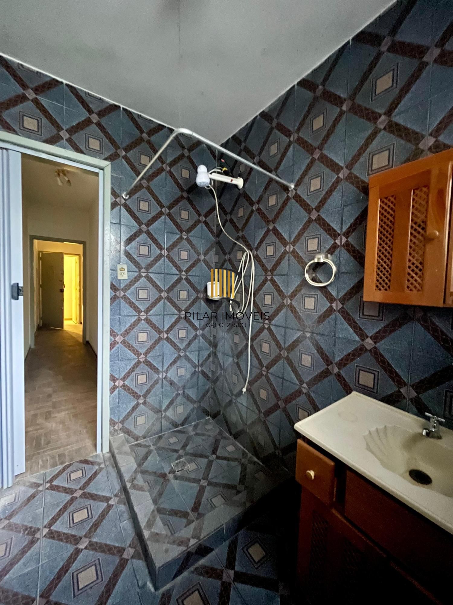 🏡 APARTAMENTO TERREO À VENDA — MENINO DEUS