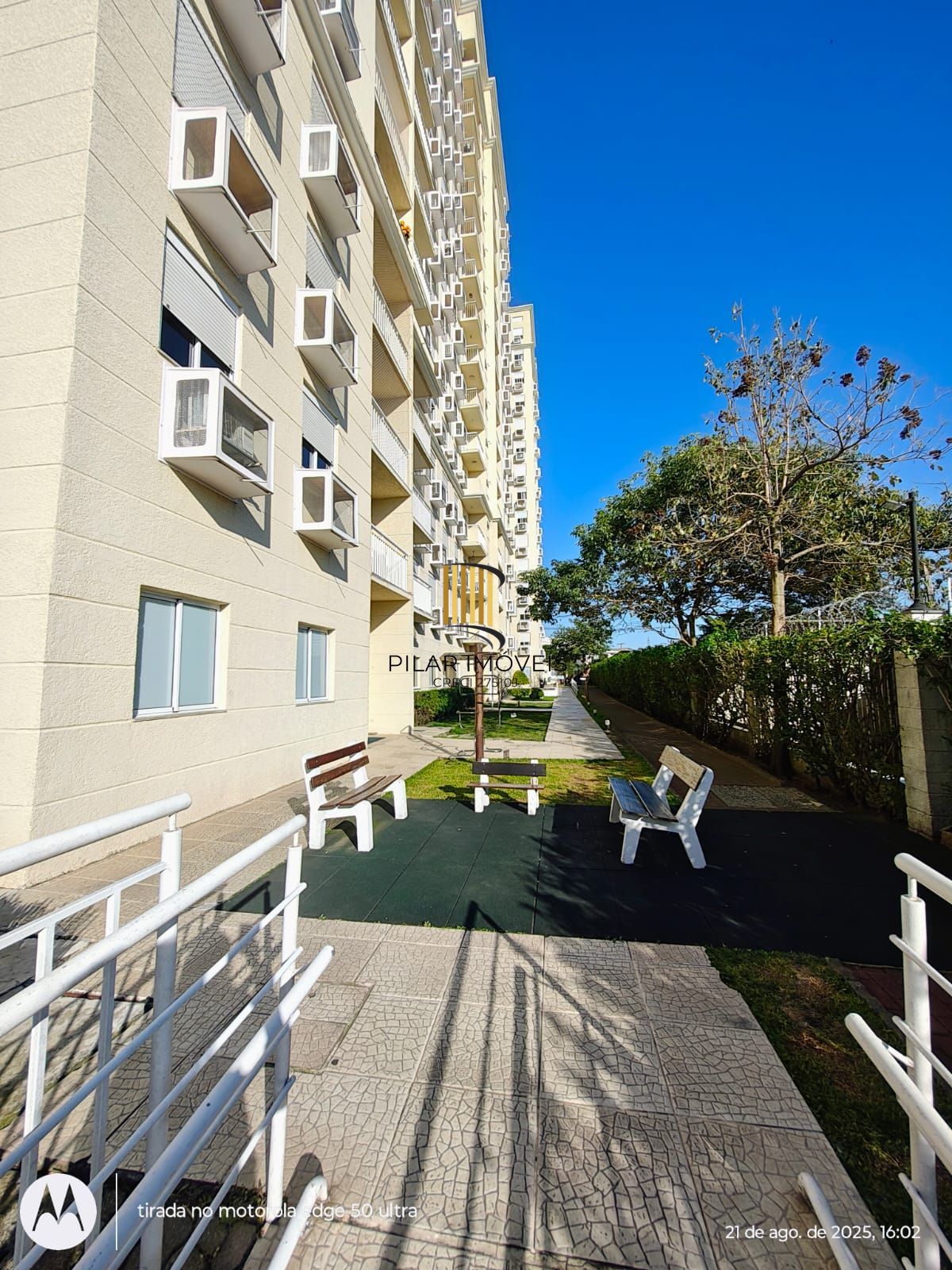 VENDE | MOBILIADO | VISTA DEFINIDA NA ASSIS BRASIL 4908