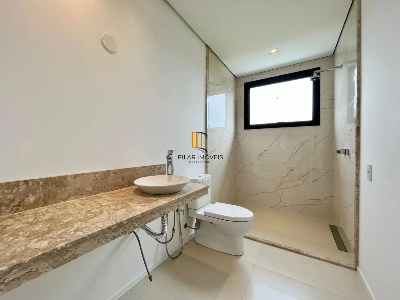 🏡 CASA DE ALTO PADRÃO NO CONDOMÍNIO GREEN VILLAGE – Xangrila/RS