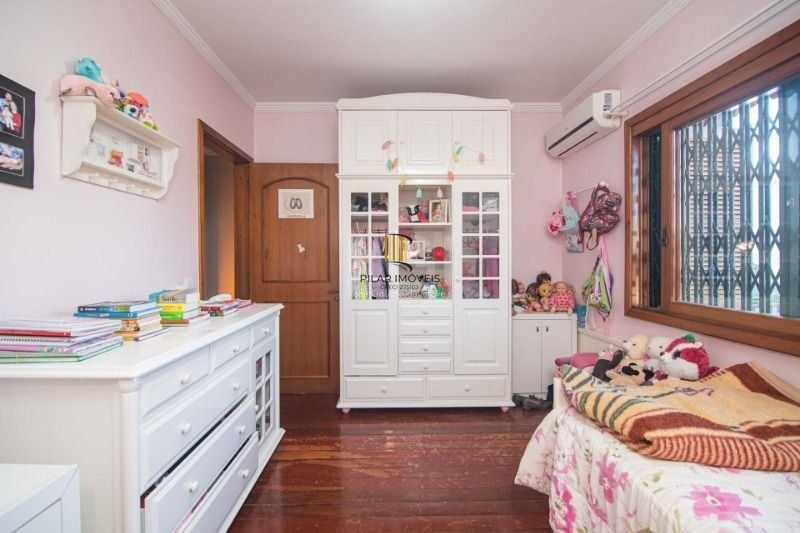 Casa 3 dormitórios no bairro Nonoai