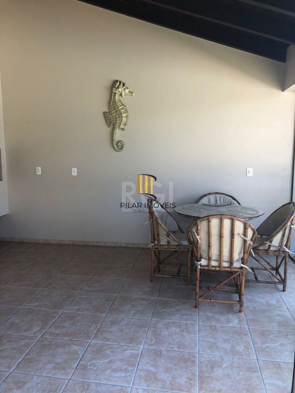 Casa para Venda - 320m², 4 dormitórios, sendo 2 suites, 3 vagas - Centro