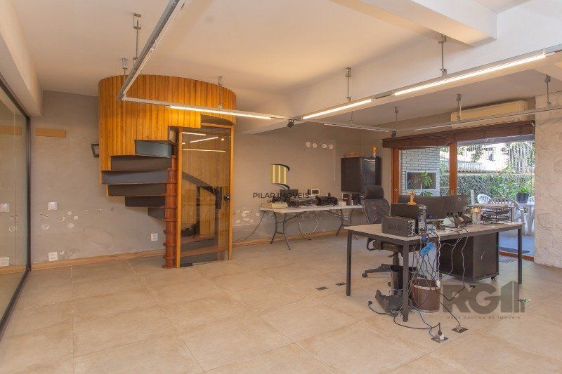 Casa 4 dormitórios no bairro Auxiliadora