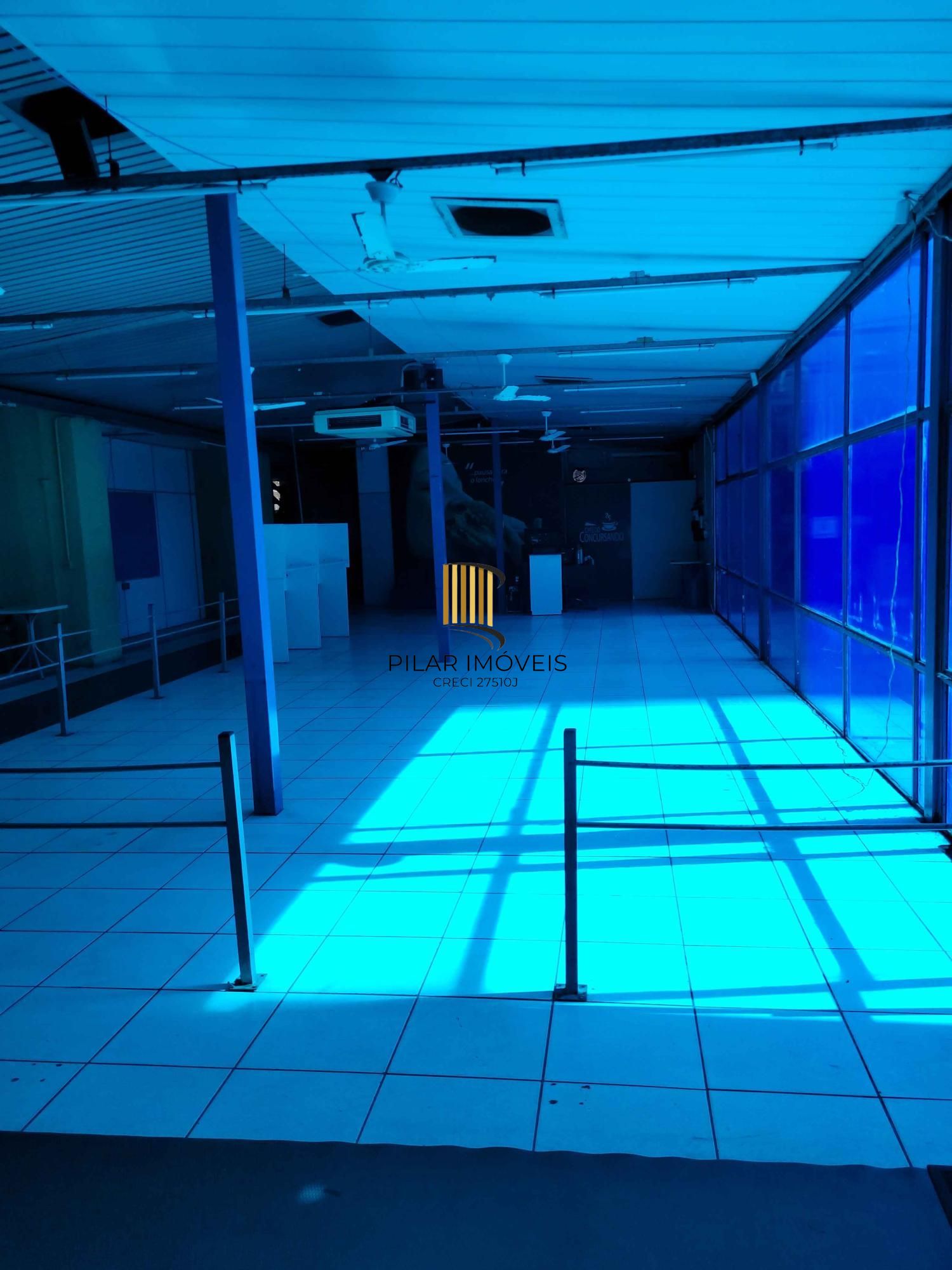 🏙️ Loja térrea para locação na Avenida Farrapos com vaga de estacionamento!