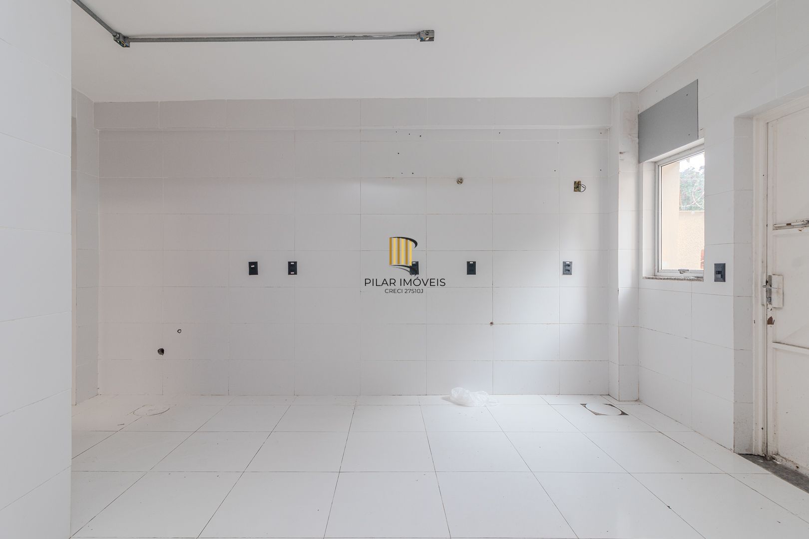 Loja para Venda - 650m², 0 dormitórios, 16 vagas - Floresta
