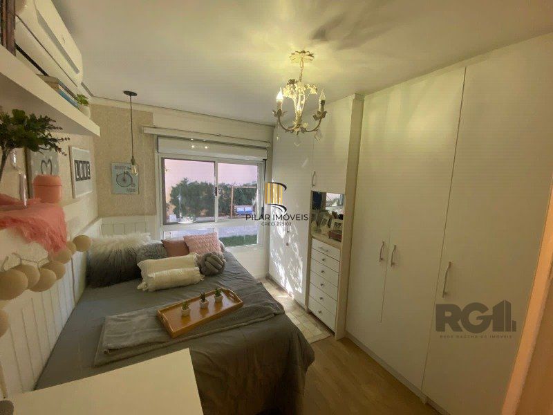 Casa em Condomínio para Comprar no bairro Pedra Redonda com 4 suítes