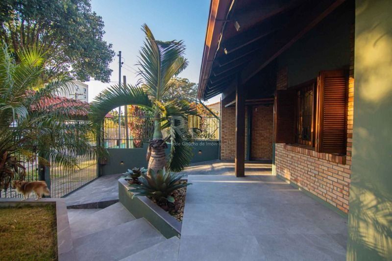 Casa 3 dormitórios no bairro Nonoai