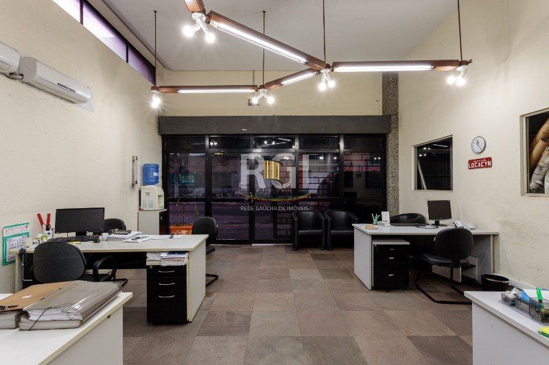 Predio para Venda - 1024m², 0 dormitórios, 9 vagas - São João