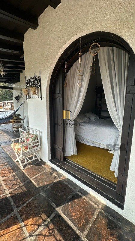 Casa 5 dormitórios no bairro Centro