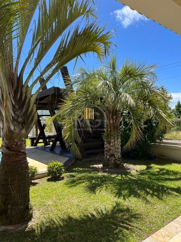 Casa para Venda - 320m², 4 dormitórios, sendo 2 suites, 3 vagas - Centro