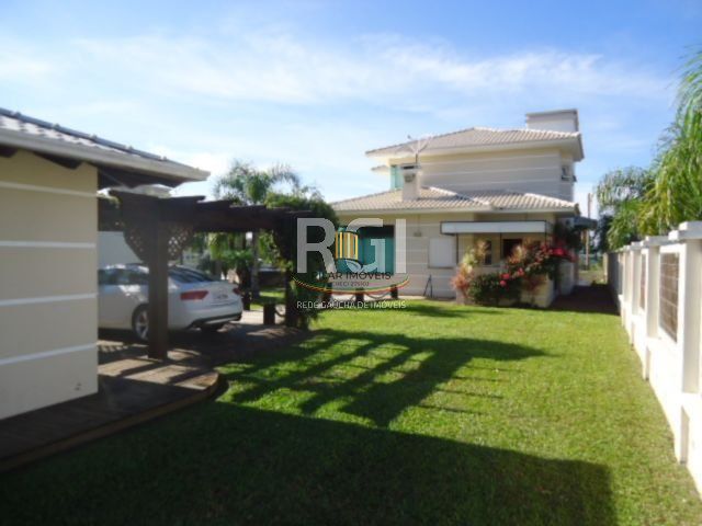 Casa para Venda - 320m², 4 dormitórios, sendo 2 suites, 3 vagas - Centro