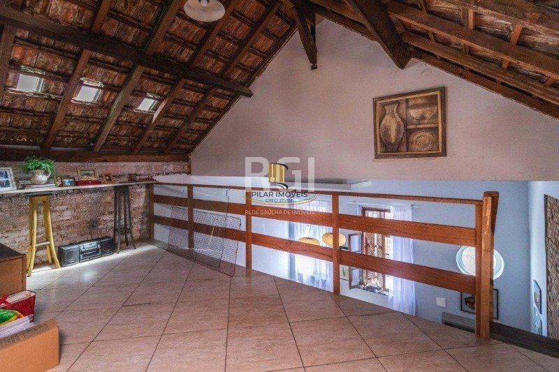Casa para Venda - 490m², 3 dormitórios, sendo 1 suites, Floresta