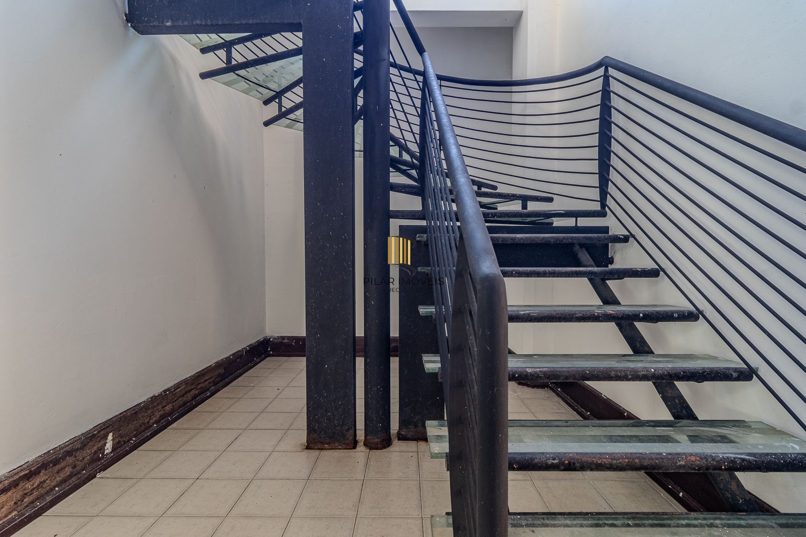 Casa para Venda - 1000m², 5 dormitórios, sendo 5 suites, 8 vagas - Teresópolis