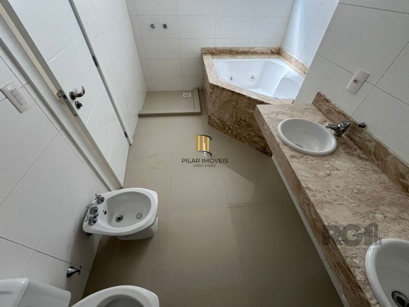 Apartamento para Venda - 300m², 6 dormitórios, sendo 5 suites, 4 vagas - Centro