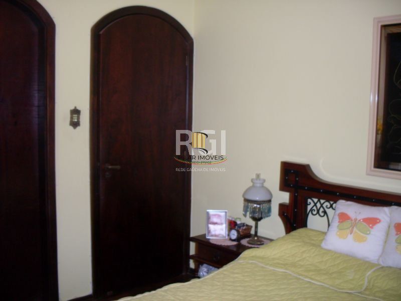 Casa para Venda - 200m², 4 dormitórios, sendo 1 suites, 4 vagas - Jardim Lindóia