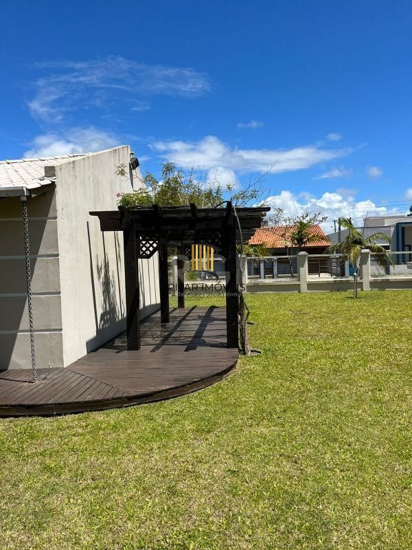 Casa para Venda - 320m², 4 dormitórios, sendo 2 suites, 3 vagas - Centro