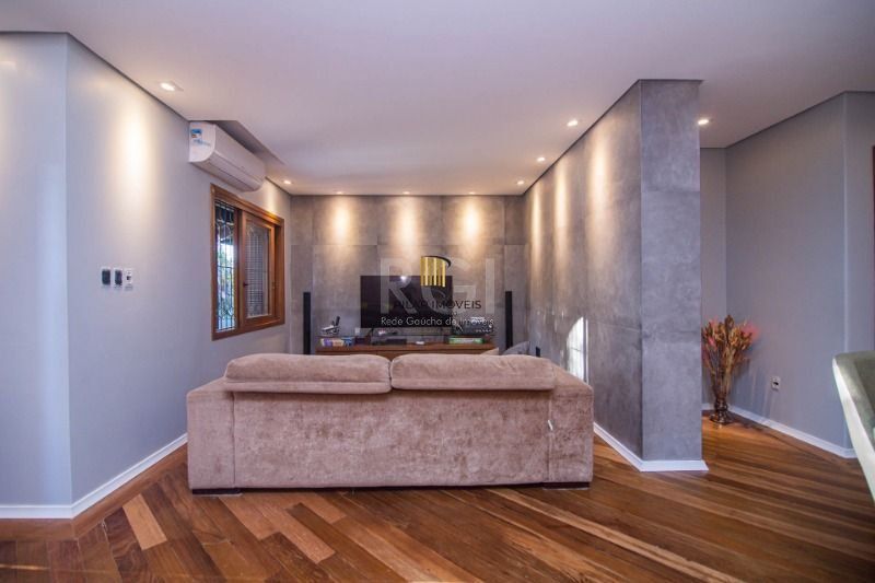 Casa 3 dormitórios no bairro Nonoai