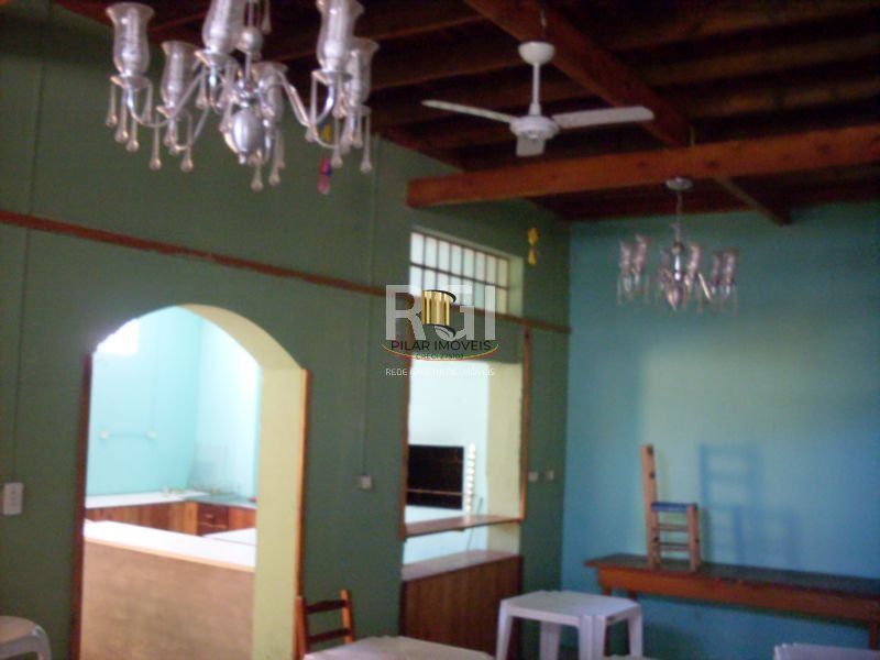 Predio para Venda - 380m², 6 dormitórios, Sarandí