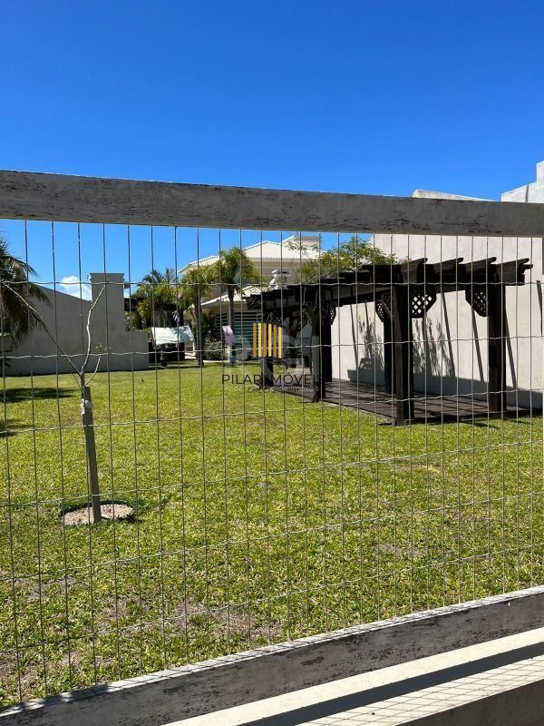 Casa para Venda - 320m², 4 dormitórios, sendo 2 suites, 3 vagas - Centro