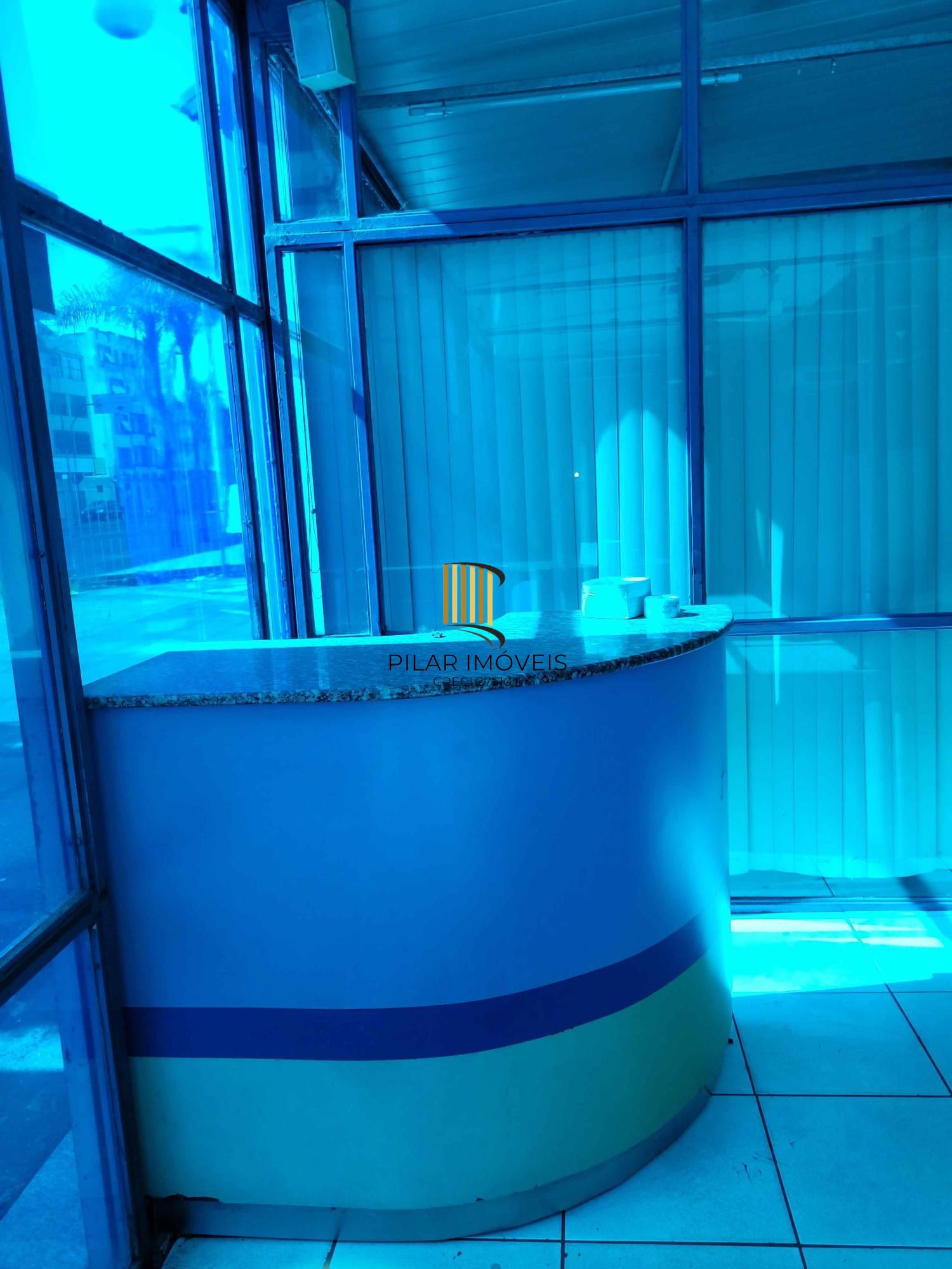 🏙️ Loja térrea para locação na Avenida Farrapos com vaga de estacionamento!