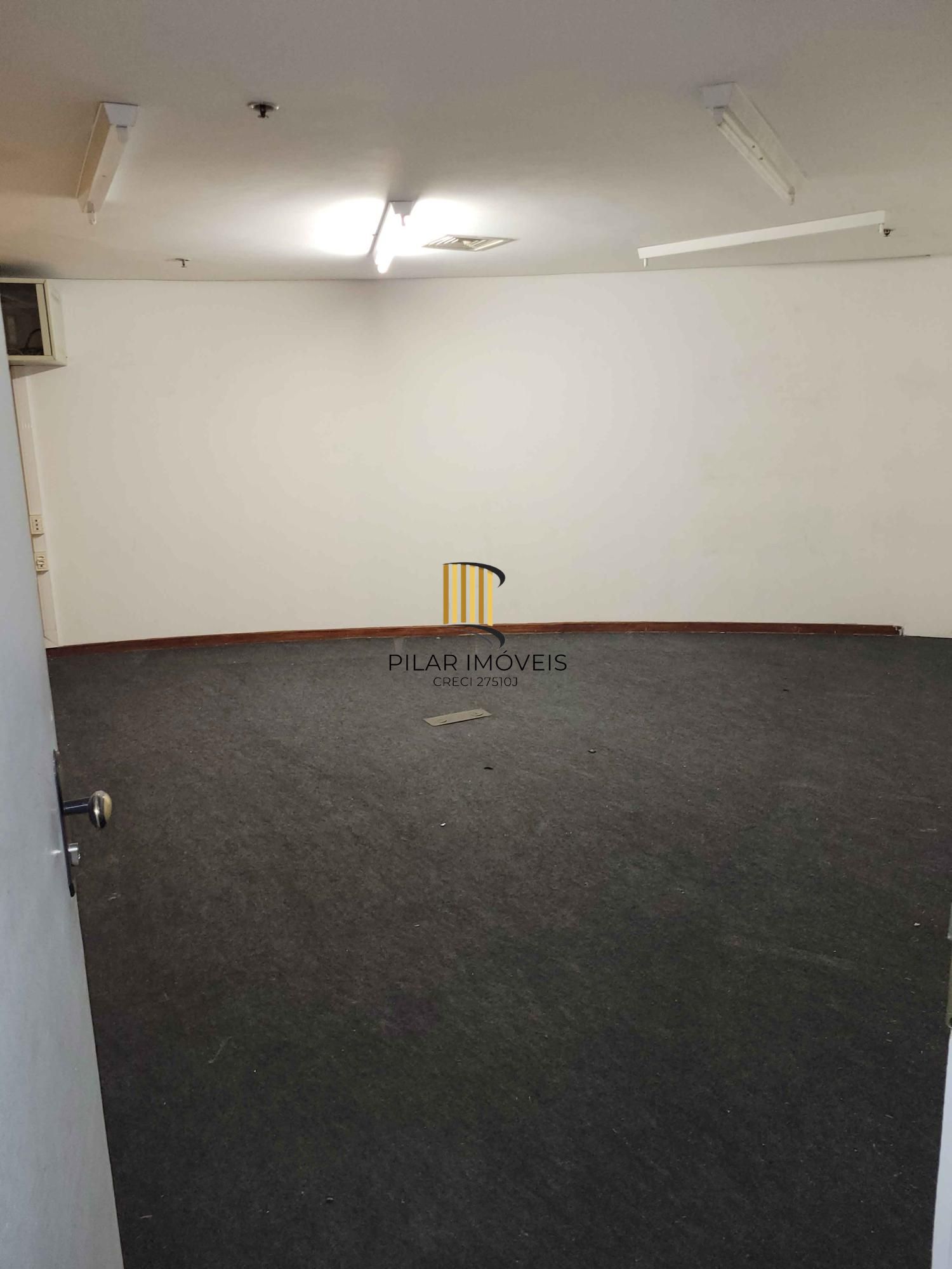 🏢 Conjunto de Salas Comerciais na barros cassal esquina Farrapos