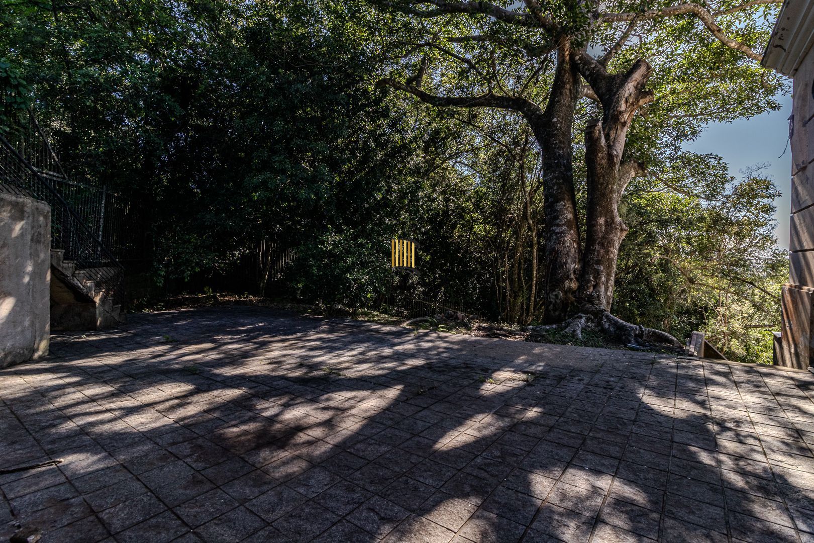 Casa para Venda - 1000m², 5 dormitórios, sendo 5 suites, 8 vagas - Teresópolis