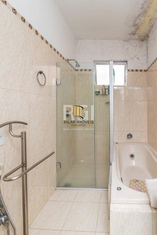 Casa para Venda - 490m², 3 dormitórios, sendo 1 suites, Floresta