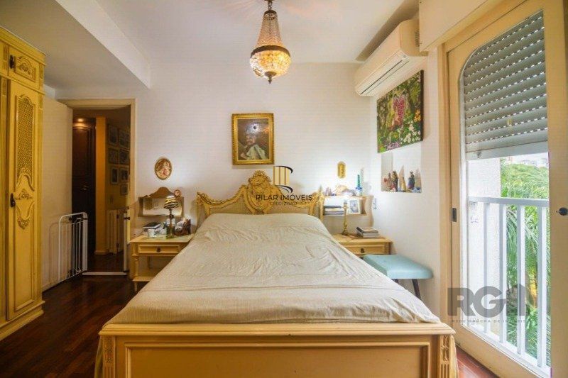 Excelente apartamento de 148m² com 3 dormitórios sendo 1 suíte e 2 vagas. 