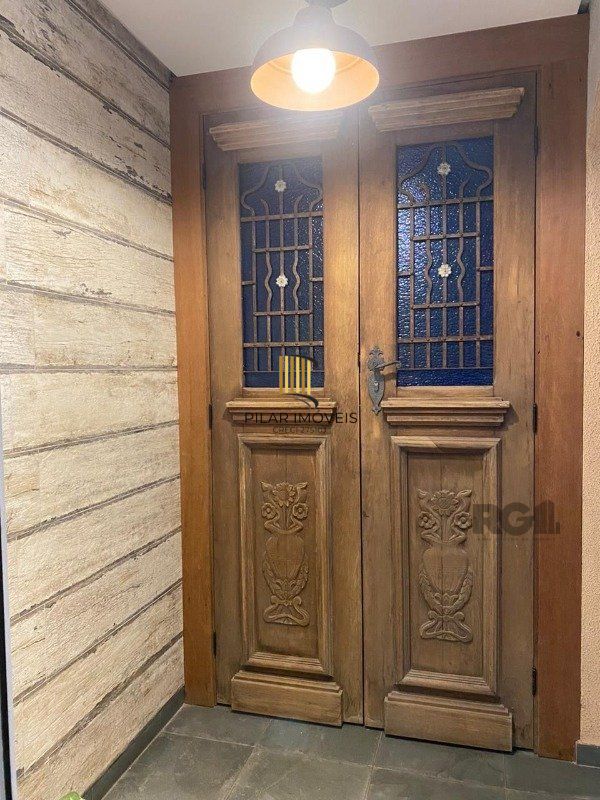 Casa em Condomínio para Comprar no bairro Pedra Redonda com 4 suítes