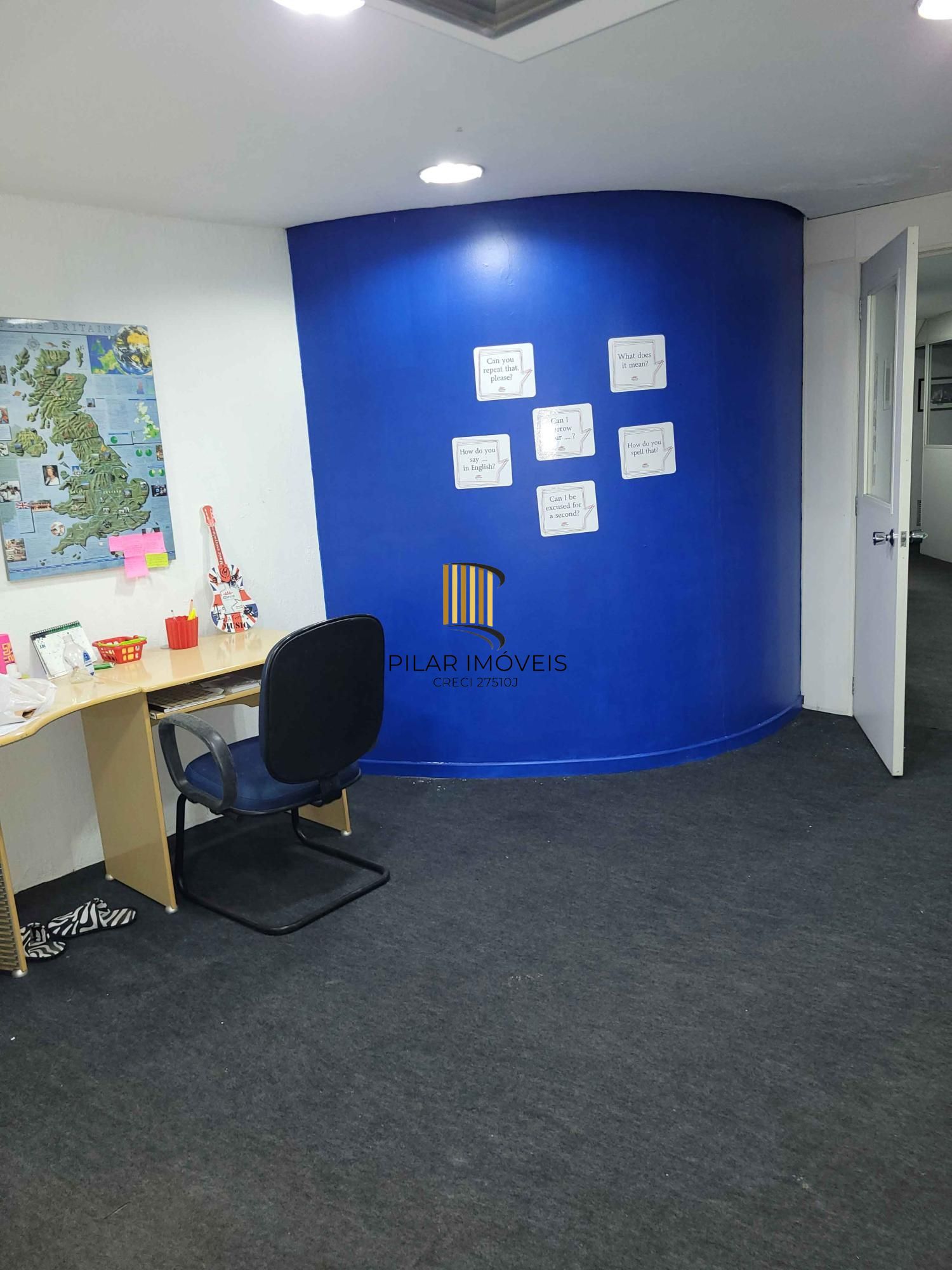 🏢 Conjunto de Salas Comerciais na barros cassal esquina Farrapos