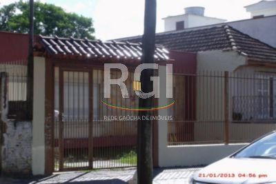 Casa para Venda - 180m², 3 dormitórios, sendo 1 suites, 3 vagas - Vila João Pessoa