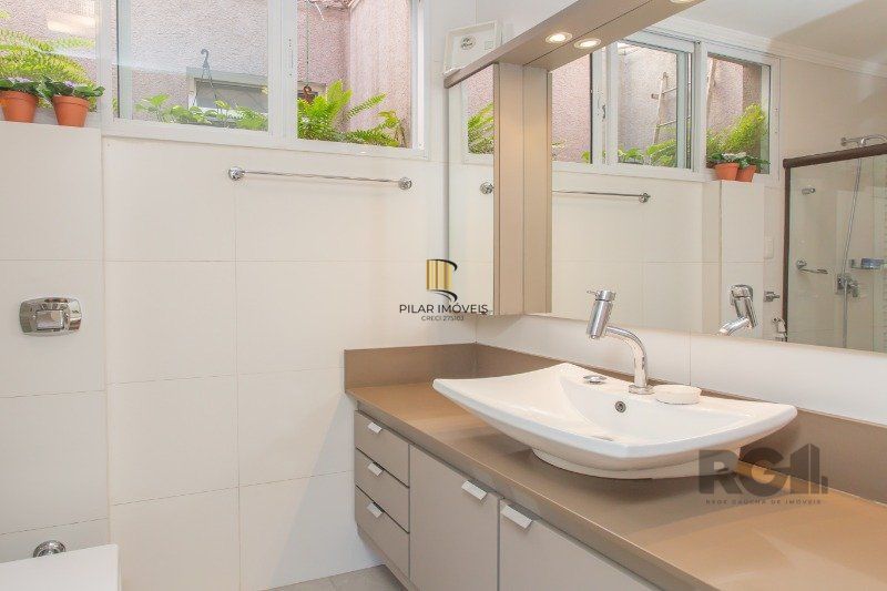 Casa 4 dormitórios no bairro Auxiliadora