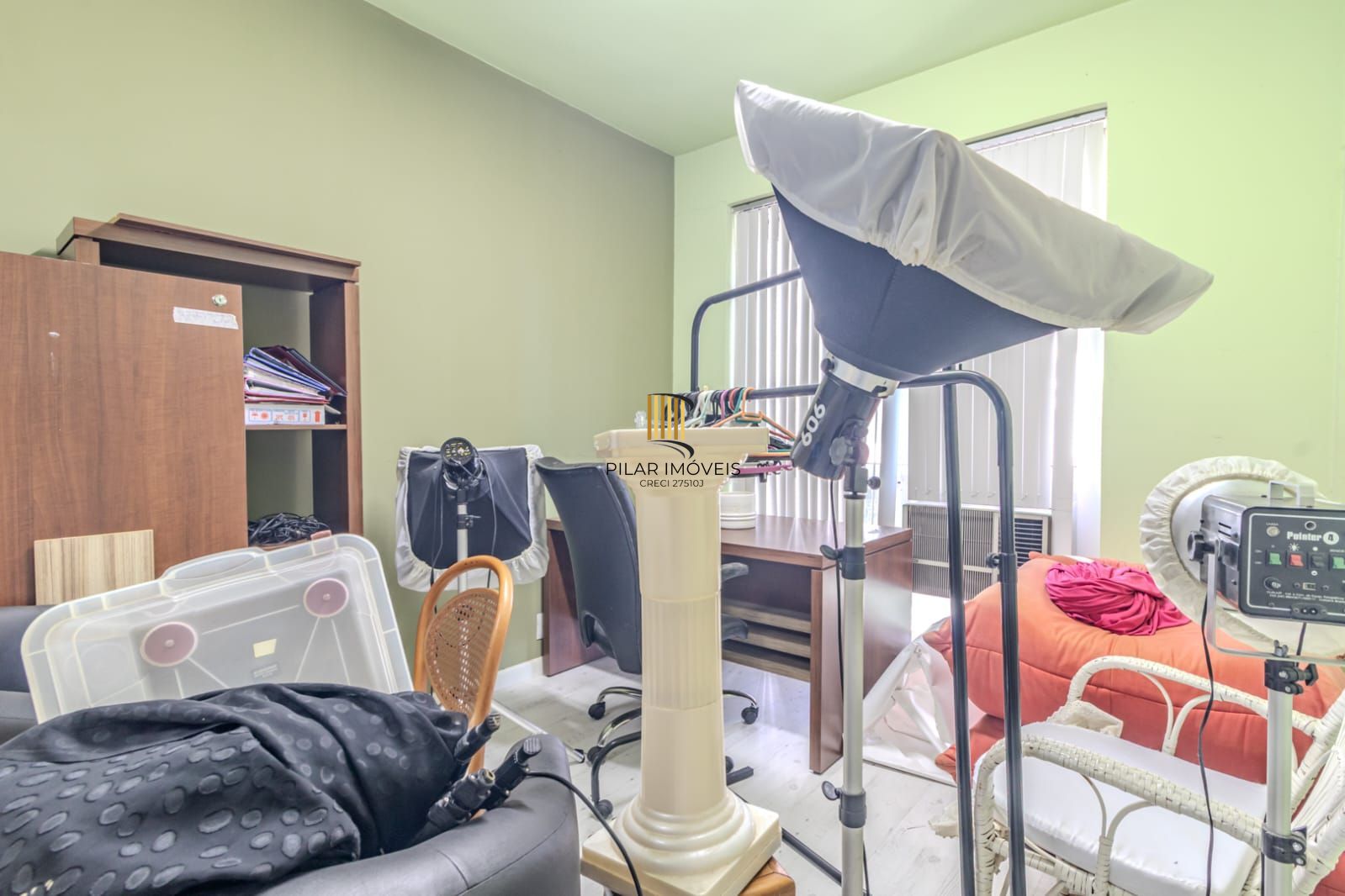 Sala Comercial à Venda em Moinhos de Vento 39.93m²,  na quintino bocaiúva, junto a 24 d outubro