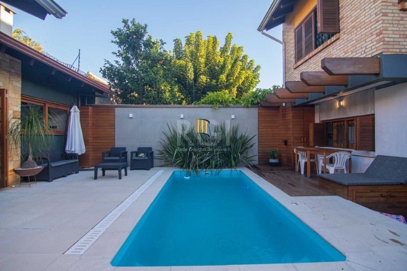 Casa 3 dormitórios no bairro Nonoai