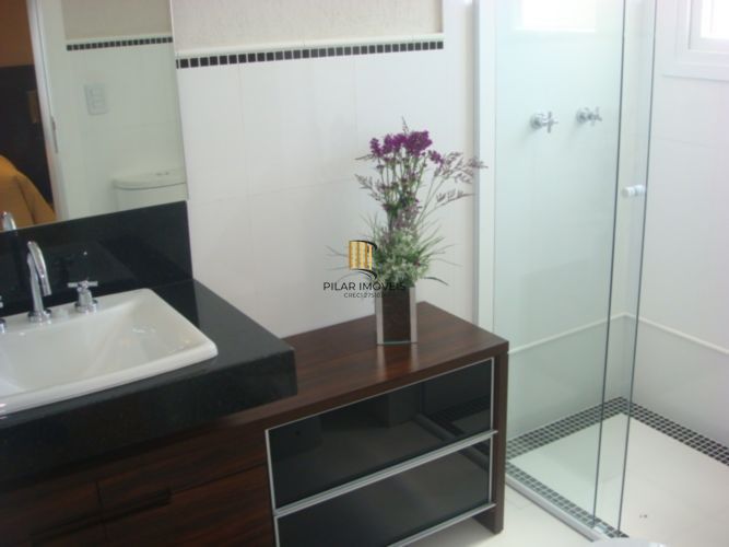 Casa para Venda - 462m², 6 dormitórios, sendo 6 suites, 3 vagas - Atlântida