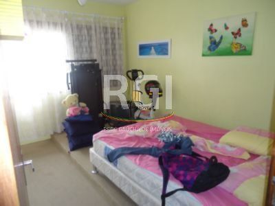 Casa para Venda - 330m², 4 dormitórios, 2 vagas - Glória