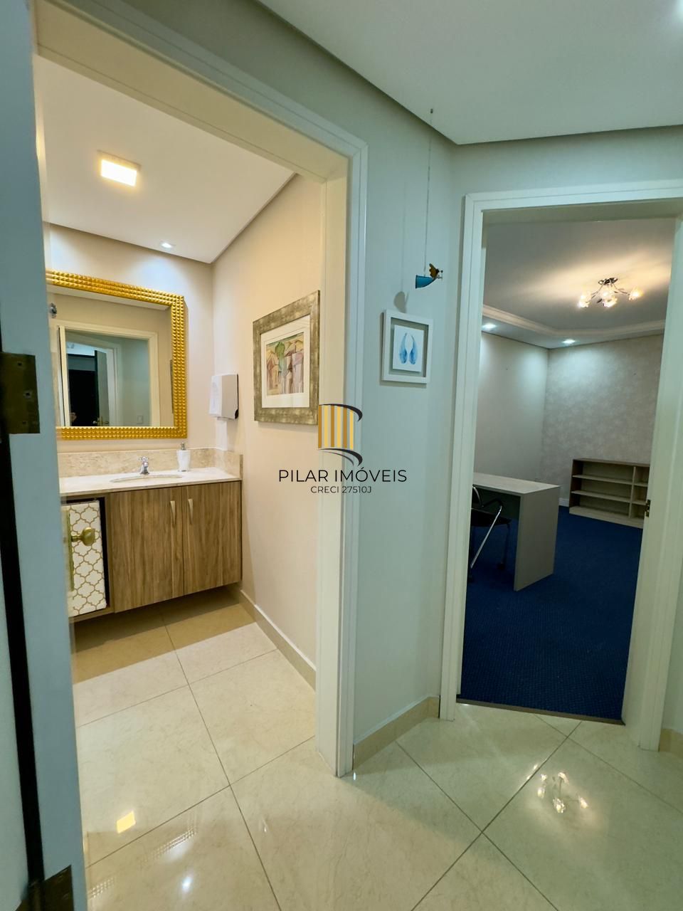 Sala com garagem dupla na Cristóvão!