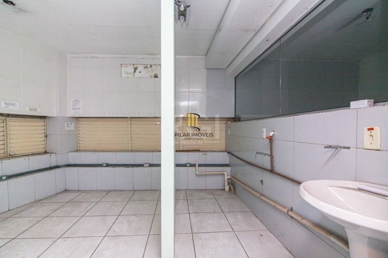 Loja para Venda - 246.18m², 0 dormitórios, 2 vagas - Independência
