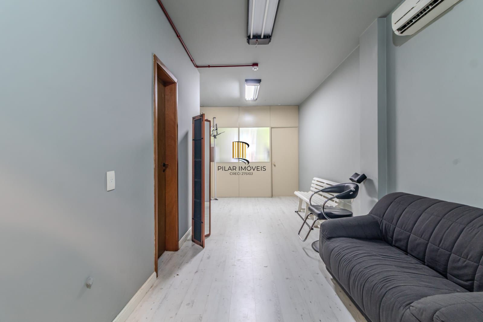 Sala Comercial à Venda em Moinhos de Vento 39.93m²,  na quintino bocaiúva, junto a 24 d outubro