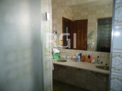 Casa para Venda - 330m², 4 dormitórios, 2 vagas - Glória