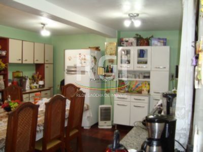 Casa para Venda - 312m², 7 dormitórios, sendo 2 suites, 2 vagas - Glória