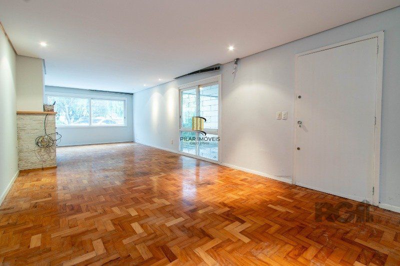 Casa 5 dormitórios no bairro Boa Vista