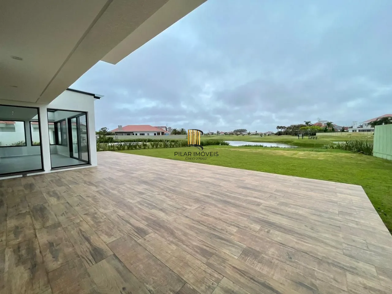 🏡 CASA DE ALTO PADRÃO NO CONDOMÍNIO GREEN VILLAGE – Xangrila/RS