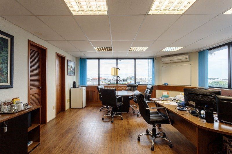 Predio para Venda - 1024m², 0 dormitórios, 9 vagas - São João