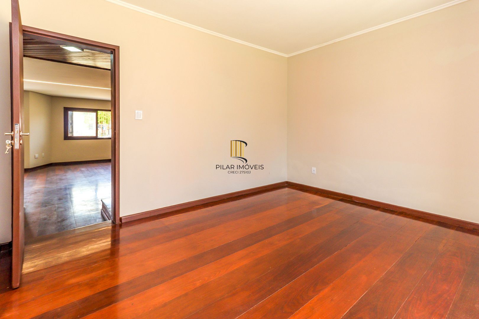 Excelente residência com 4 dormitórios