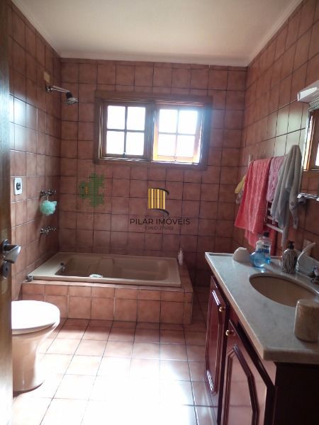 Casa para Venda - 287m², 4 dormitórios, sendo 1 suites, 4 vagas - Tristeza
