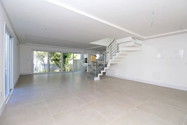 Casa Condominio para Venda - 364m², 3 dormitórios, sendo 3 suites, 2 vagas - Pedra Redonda