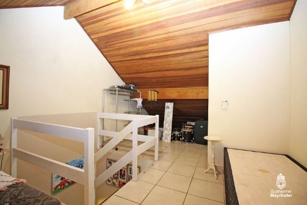 Casa para Venda - 78m², 3 dormitórios, sendo 1 suites, 2 vagas - Guarujá